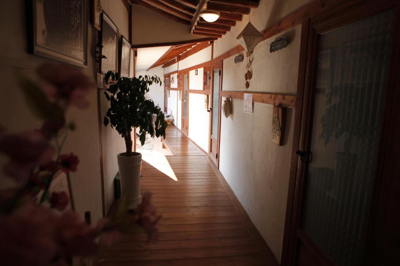 Gyeongju Guesthouse Huewon מראה חיצוני תמונה