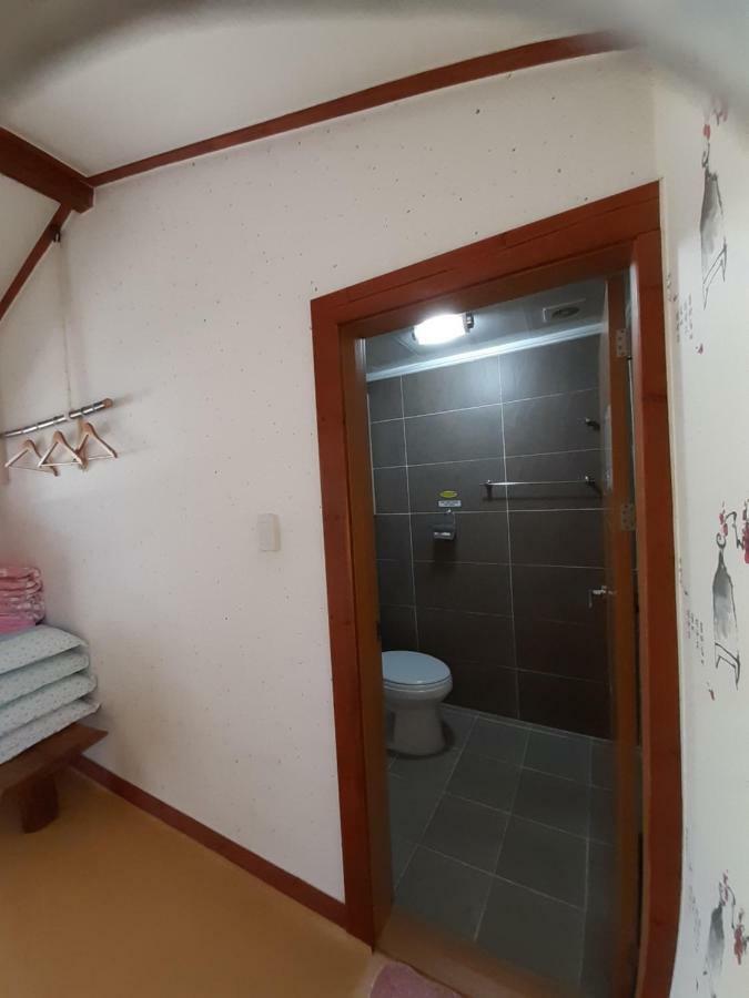 Gyeongju Guesthouse Huewon מראה חיצוני תמונה